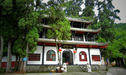 初夏歡樂行，暢游鶴鳴山